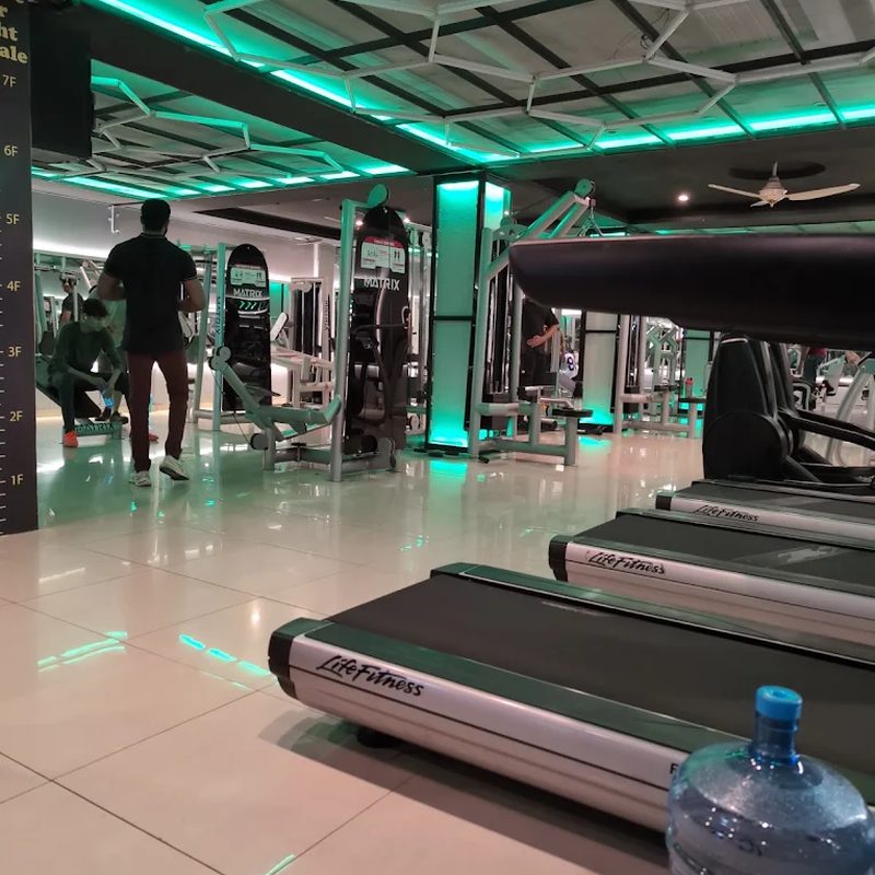 Life Fitness treadmill row